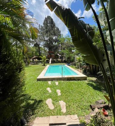 Casaquinta grande con pileta y parrilla