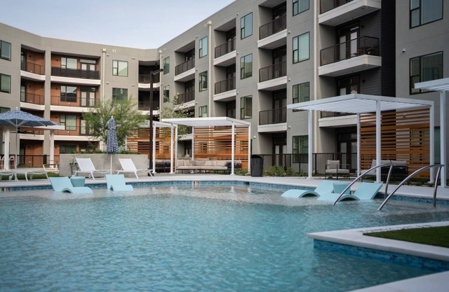 Casita Longhorn | mins from Q2 | Close to Domain