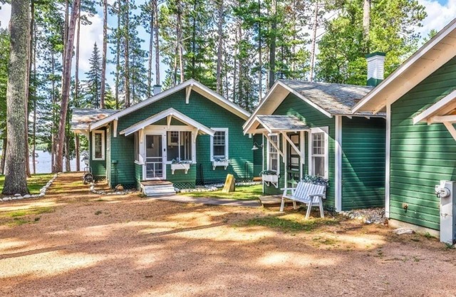 Castaway on Catfish. Accepting weekly reservations Friday - Friday