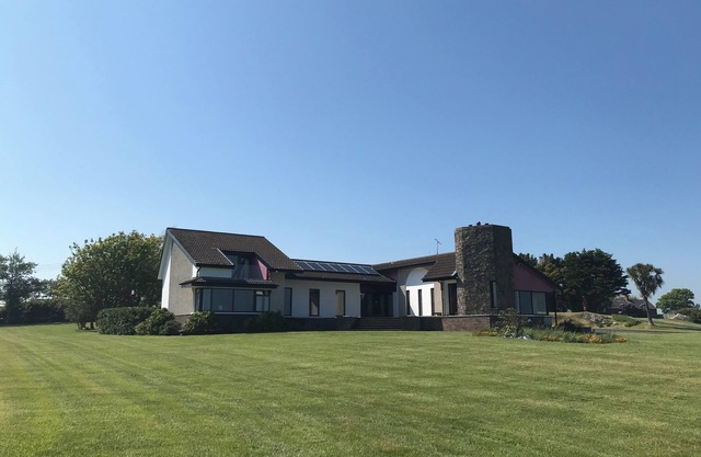 Castlepoint - Spectacular Villa with Sea Views and Beach Access