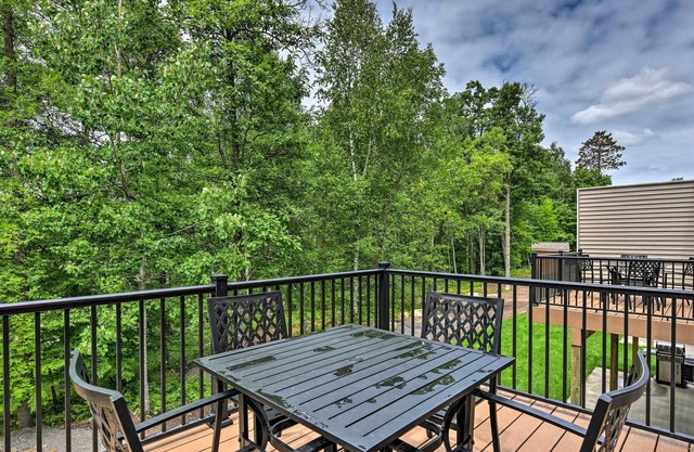 Causeway on Gull Retreat w/ Boat Slip on Lake