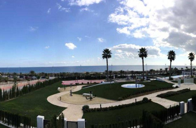 Reserve 28 días ahora y obtenga al menos un 60% de descuento en esta casa en Arenales del Sol