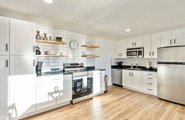 Cedar Hills Haven | Patio | Sleeps 6 | VIEWS