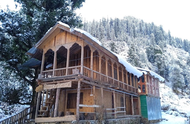 Cedar Oak Cottage 2BR By Homeyhuts