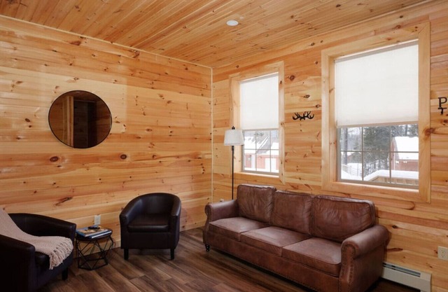 Cedar Select – Cozy Cabin Townhouse