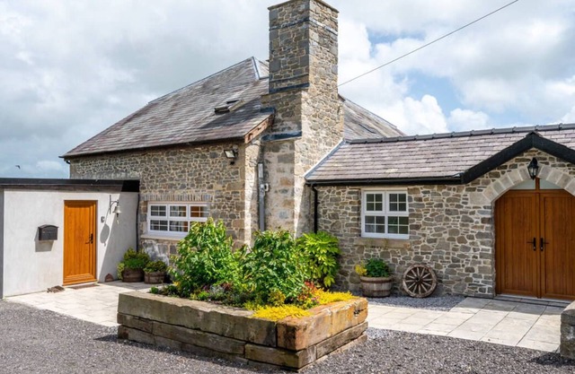 Cefncilwg in the beautiful Llandeilo