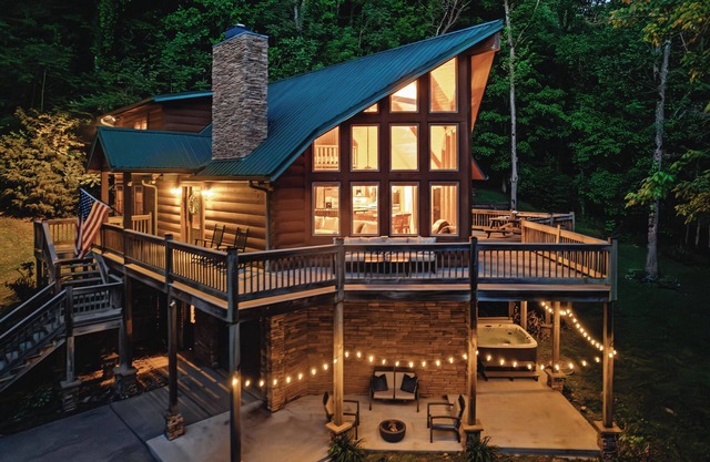 Center Hill Lake Cabin with Hot Tub & Lake Access