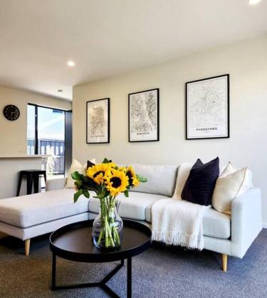 Central Home with Internal Garage - Close to CBD!