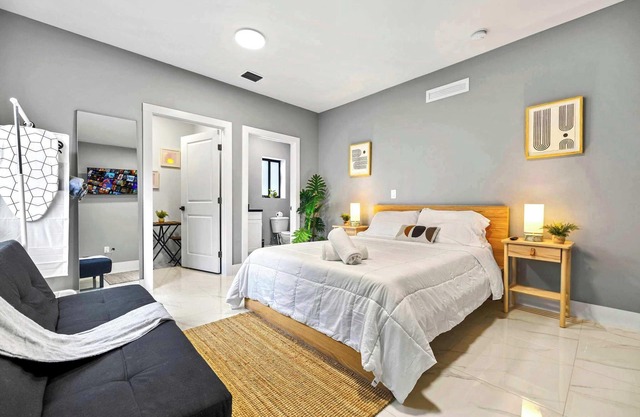 Studio w/ Kitchenette - 15min to Wynwood