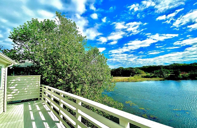 Casa En Woods Hole Con Vista al Agua & Playa: 6/27-29 @ 60% Dsc!