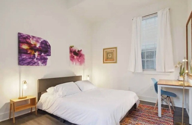 Centrally located 1bed 1bath,walk to French Q, Bourbon St. & Jazz venues