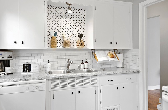 Centrally Located 2 Bd Home - Close to it All