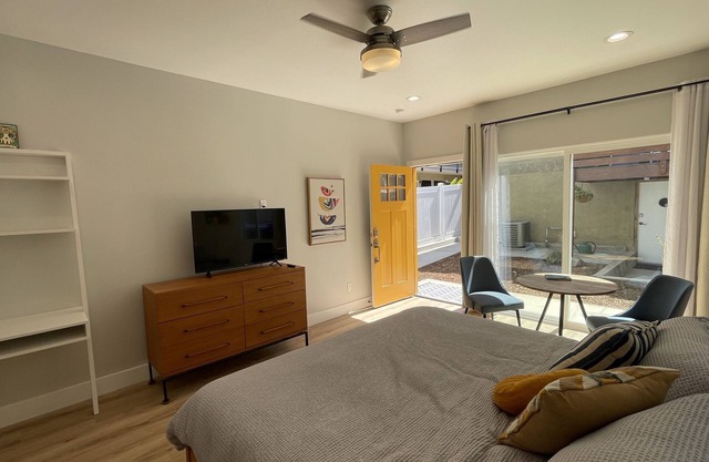 Centrally located, brand new studio!