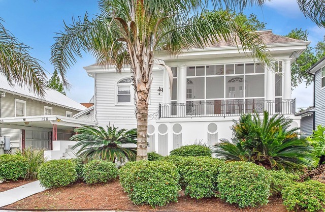 Centrally located in New Orleans, Perfect for traveling professionals