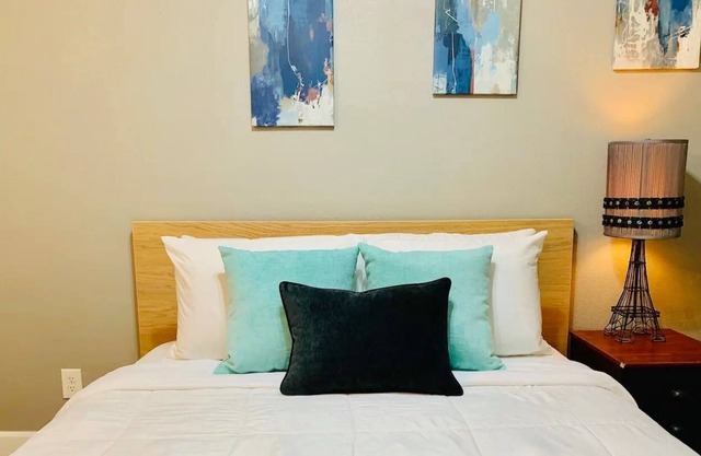 Chadwick 104 · Located near everything | Fast Wi-Fi | Cozy!