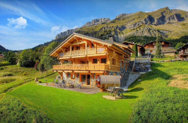 Esquíe en los Alpes desde este nuevo chalet de 4 * con jacuzzi - OVO Network