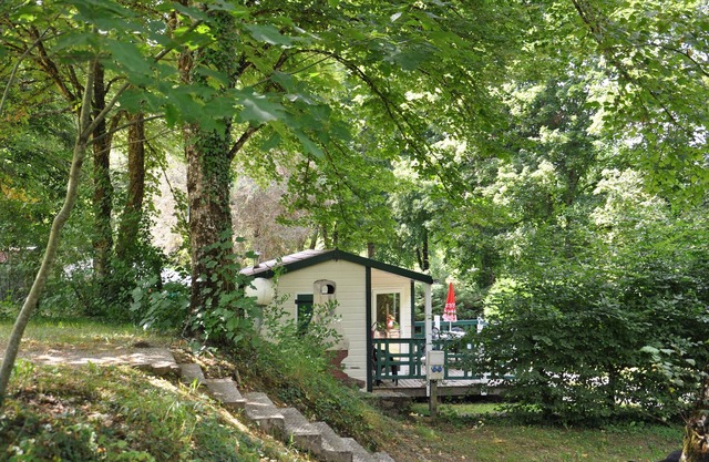 Chalet 'Du Moulin Du Châtain 3' con piscina compartida, terraza privada y jardín compartido