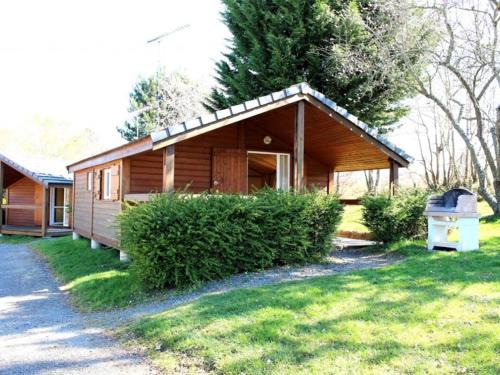 Chalet familial avec terrasse et jeux pour enfants - FR-1-489-400