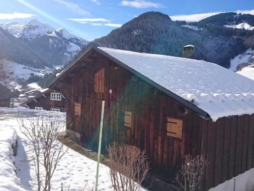 Chalet familial calme pour 7/8 pers, 3 chambres, proche des pistes, bien équipé et animé, 2 étoiles - FR-1-342-212
