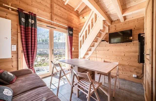 Chalet 'Léonie' con vistas a la montaña, terraza compartida y Wi-Fi