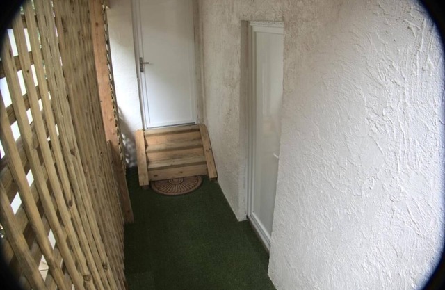 CHALET MARRAKCHI, TERRACE under the Pines 100m from the beach and shops