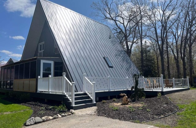 Chalet on the Lake 65 w/ Beach Access, Pools, Sport Courts, Fishing Pond & more!