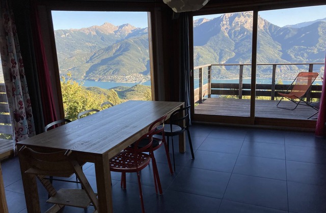 CHALET BIOCLIMÁTICO CON ESPLENDIDA VISTA AL LAGO DE SERRE PONCON