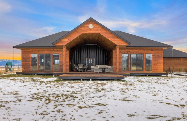 Chalet moderno / rústico con bañera de hidromasaje y vistas a los Tetons
