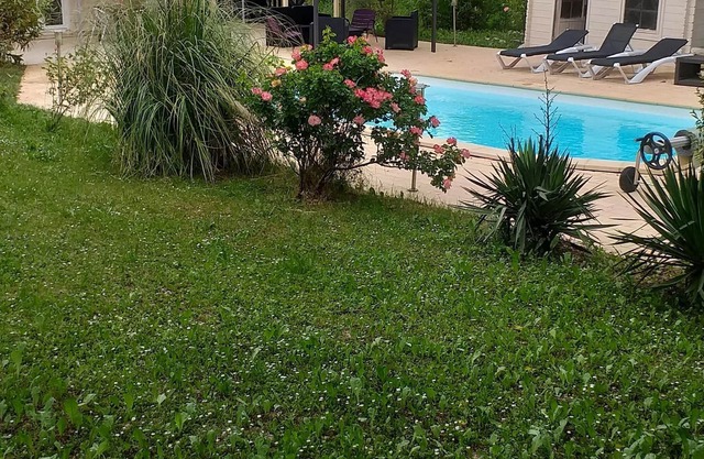 CHALET CON PISCINA en el Luberon. Cerca de Aix-en-Provence. 4-6 PERSONAS