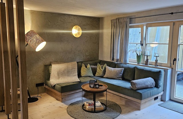Chalet 'Zur Auszeit' con vistas a la montaña, terraza privada y Wi-Fi