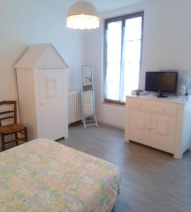 Chambre avec sa salle de bain privative, Vieux-Cognac