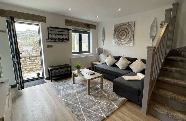 Chapel row 5 luxury cottage in the peaks