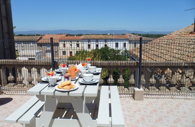 Casa de carácter con vistas soleadas azotea de las montañas negras y Alaric