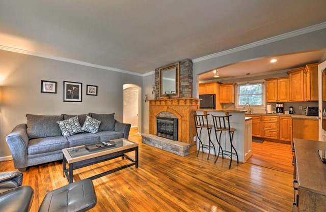 Charlotte Area Home with Patio - 6 Miles to Downtown