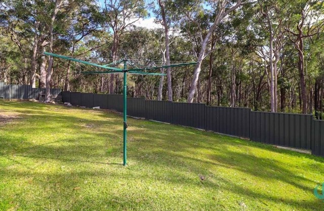 Charlottes Rhapsody - Bush and Lake Views