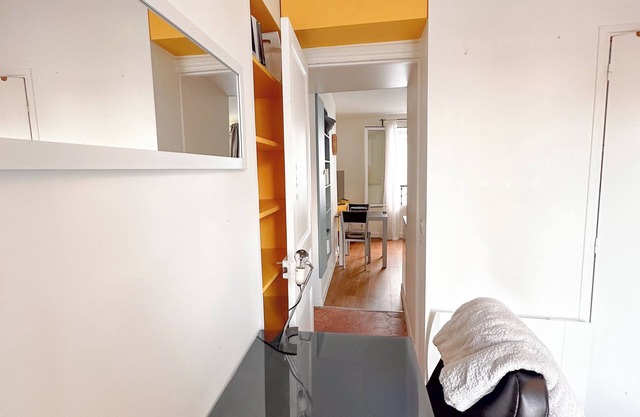 Charmant ET Lumineux 2 Pièces EN Plein Coeur DE Paris