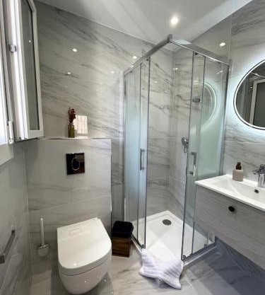 Charmant Studio climatisé avec parking, au cœur de pietranera, plage a 500m, Bastia a 2km