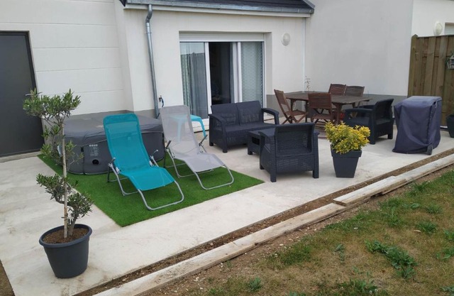 charmante maison au calme avec jardin, terrasse et jacuzzi