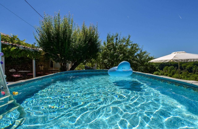 Acogedora casa de vacaciones en Villefranche-du-Périgord con TV