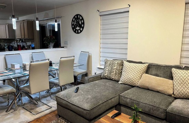 Charming 1-bedroom house in Franklin Township near Saint Peter’s Hos Rutgers U