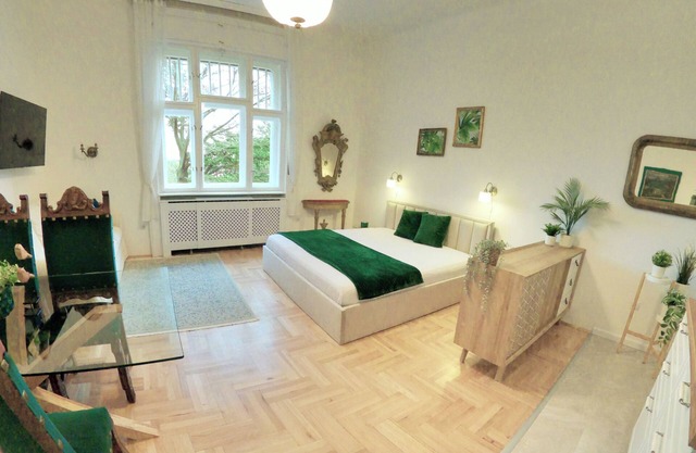 Charming 1-bedroom apartment with panorama in Budapest on Gellért Hill