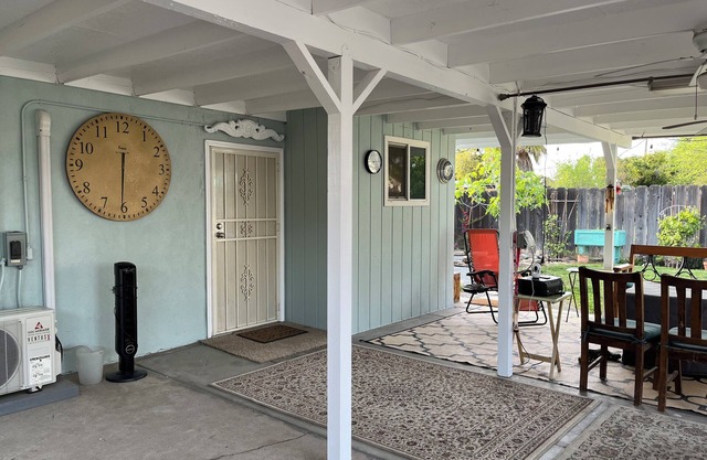 Charming 1-bedroom house in fantastic Fresno Tower District with WiFi, AC