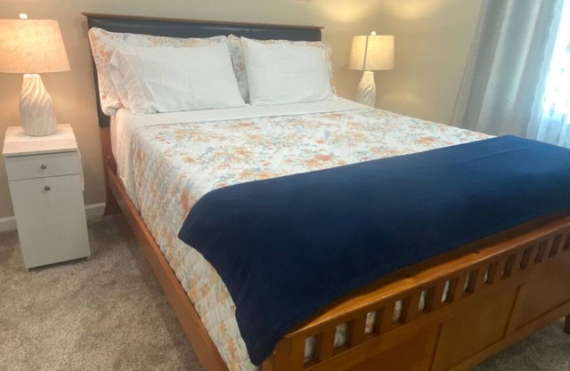 Charming 3-bedroom farmhouse in enjoyable New Castle with AC.