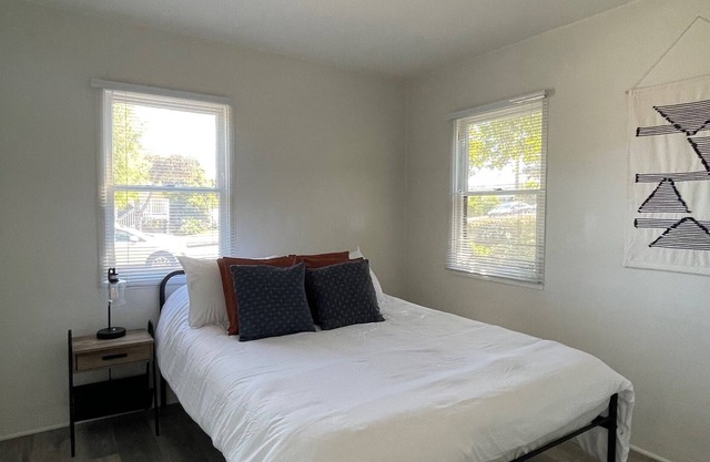 Charming 1 bedroom near Downtown, beaches, and hospitals