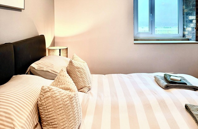 Charming 1-bedroom Studio Apartment in Douglas