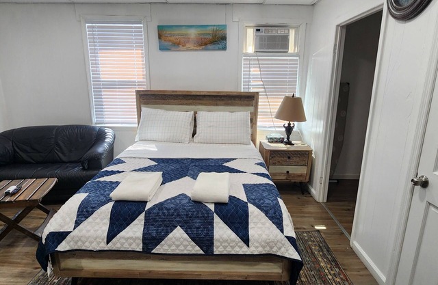 Charming 1-bedroom apartment in the peaceful area of downtown Schenectady