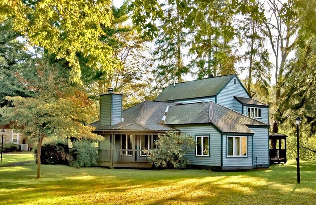 Charming 2-bedroom villa in delightful East Stroudsburg with AC