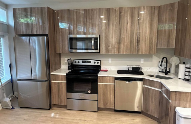 Charming 2-bedroom apartment in wonderful Baltimore with WiFi, AC