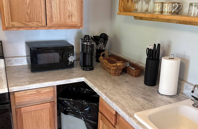 Charming 2-bedroom apartment in lovely Rosendale, just off the rail trai.