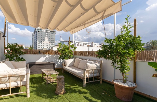 Charming 2 Bedroom Apartament with Private Roof Top in the Heart of Sevilla